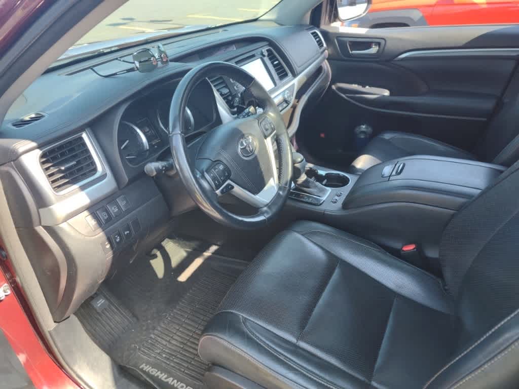 Thumbnail: 2017 Toyota Highlander - 2