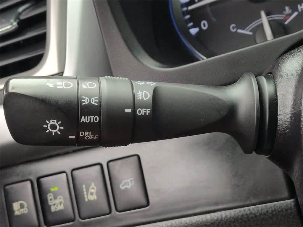 Thumbnail: 2016 Toyota Highlander - 29