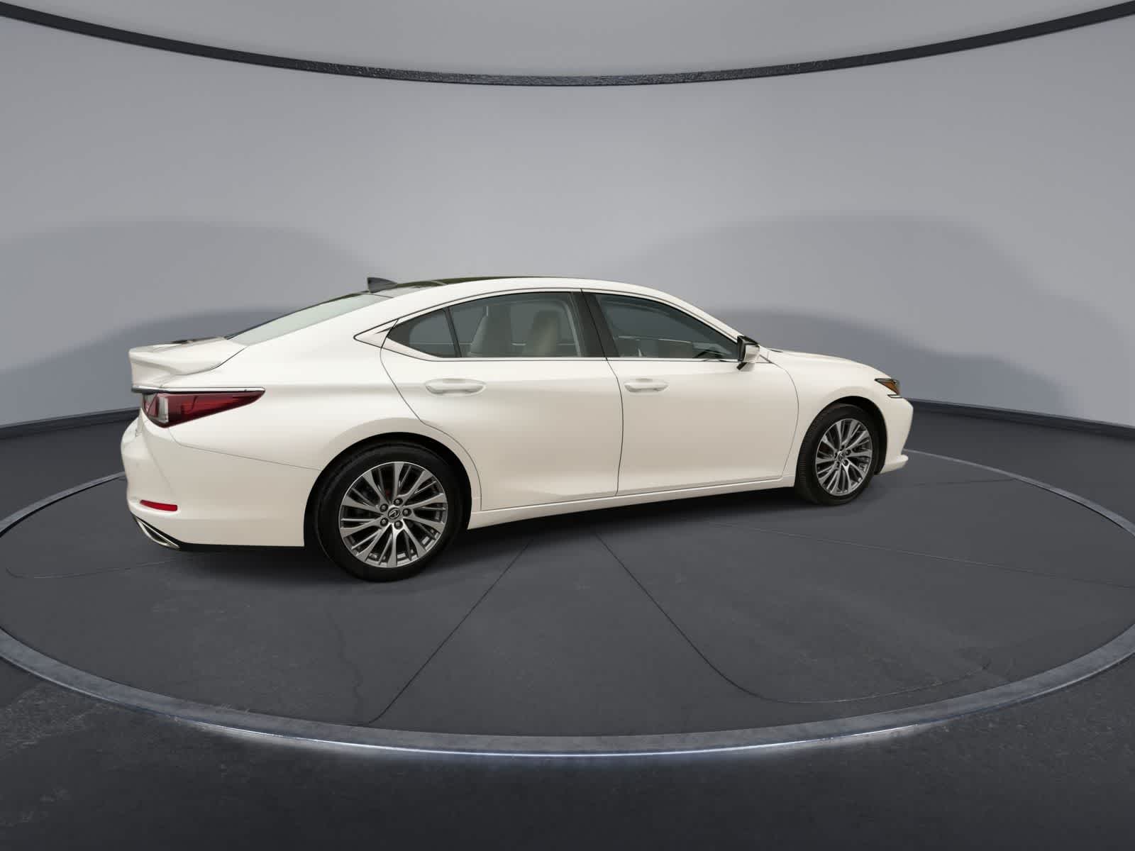 Thumbnail: 2021 Lexus ES - 8