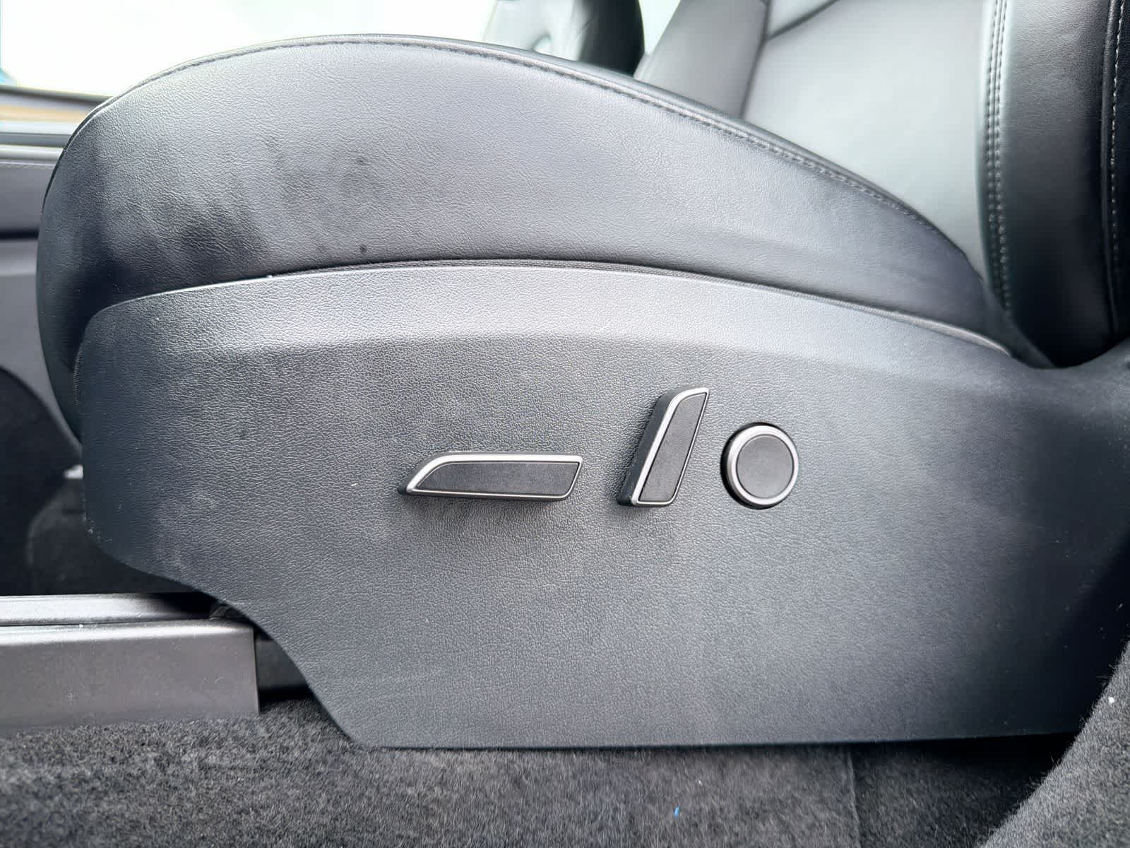 Thumbnail: 2023 Tesla Model Y - 18