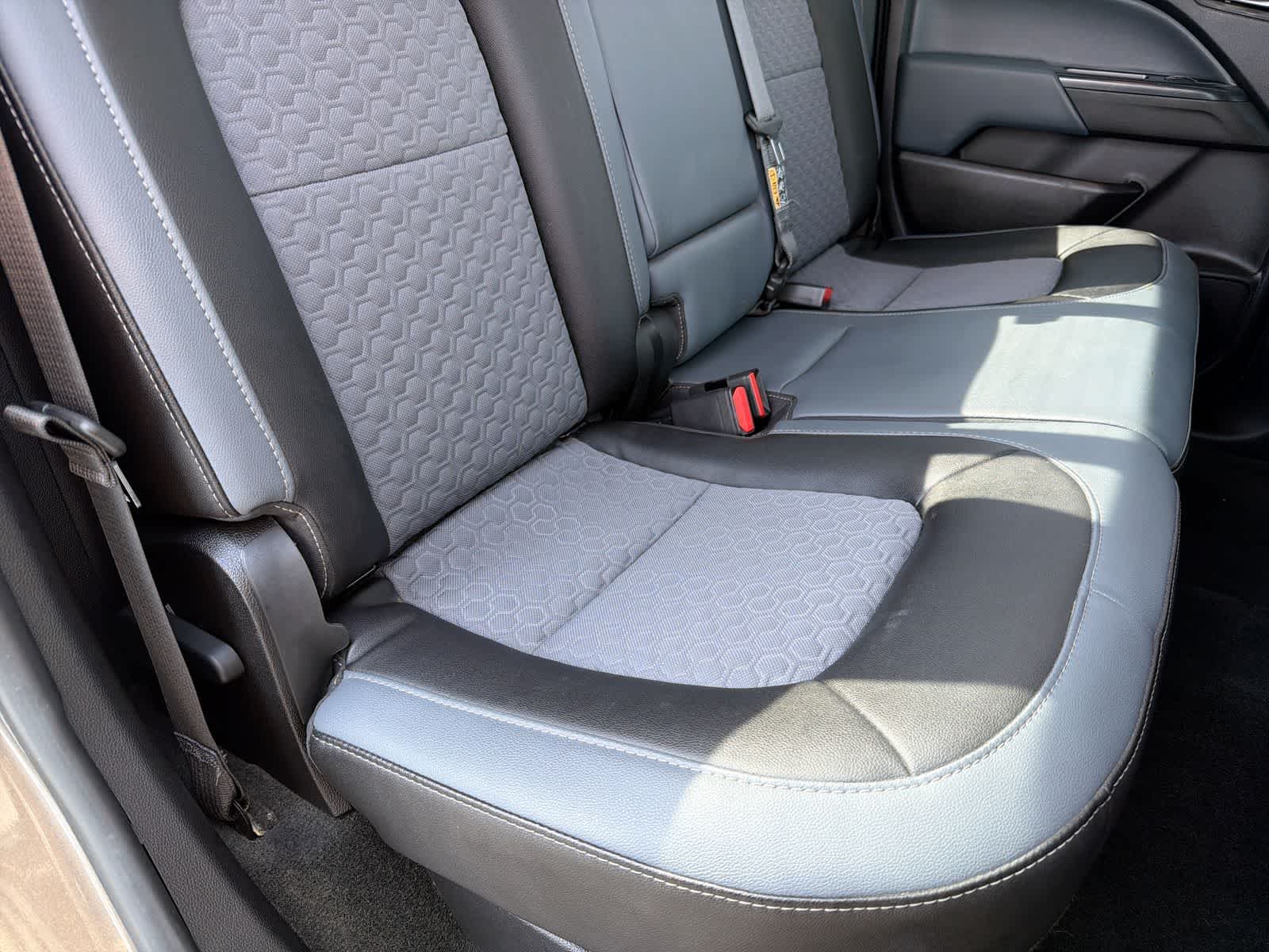 Thumbnail: 2016 Chevrolet Colorado - 21