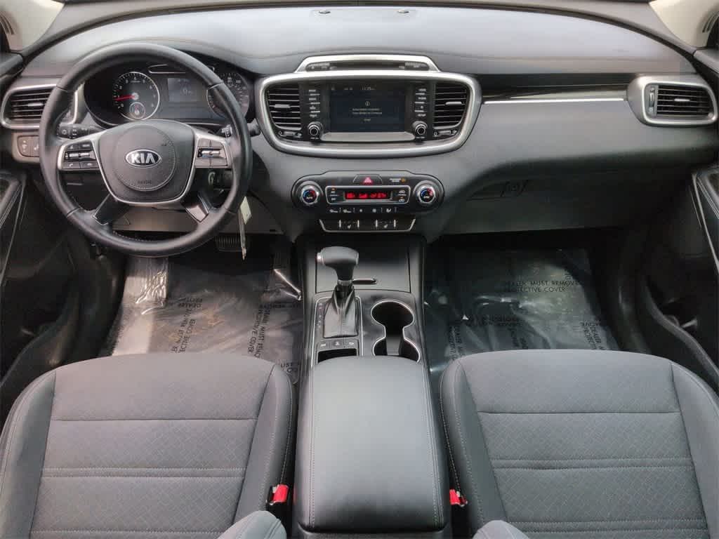 Thumbnail: 2019 Kia Sorento - 16
