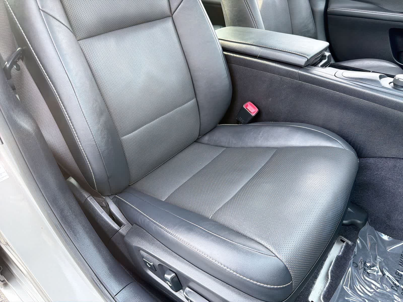 Thumbnail: 2015 Lexus ES - 23