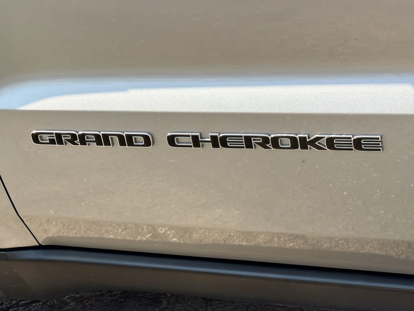 Thumbnail: 2018 Jeep Grand Cherokee - 13