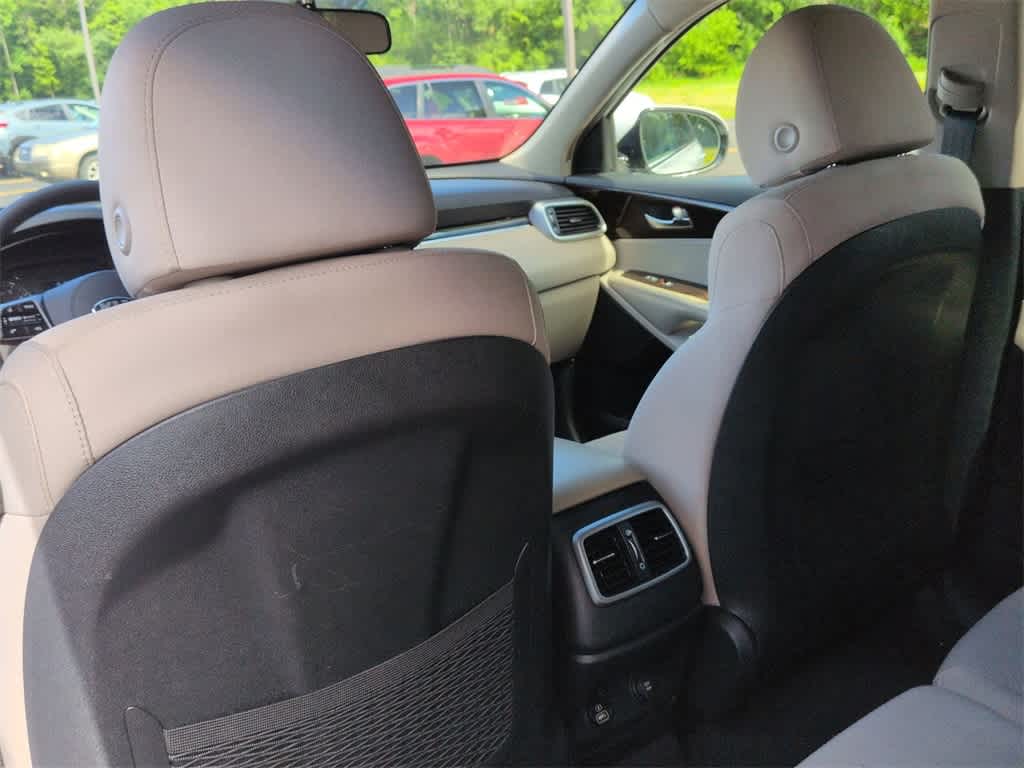 Thumbnail: 2019 Kia Sorento - 19