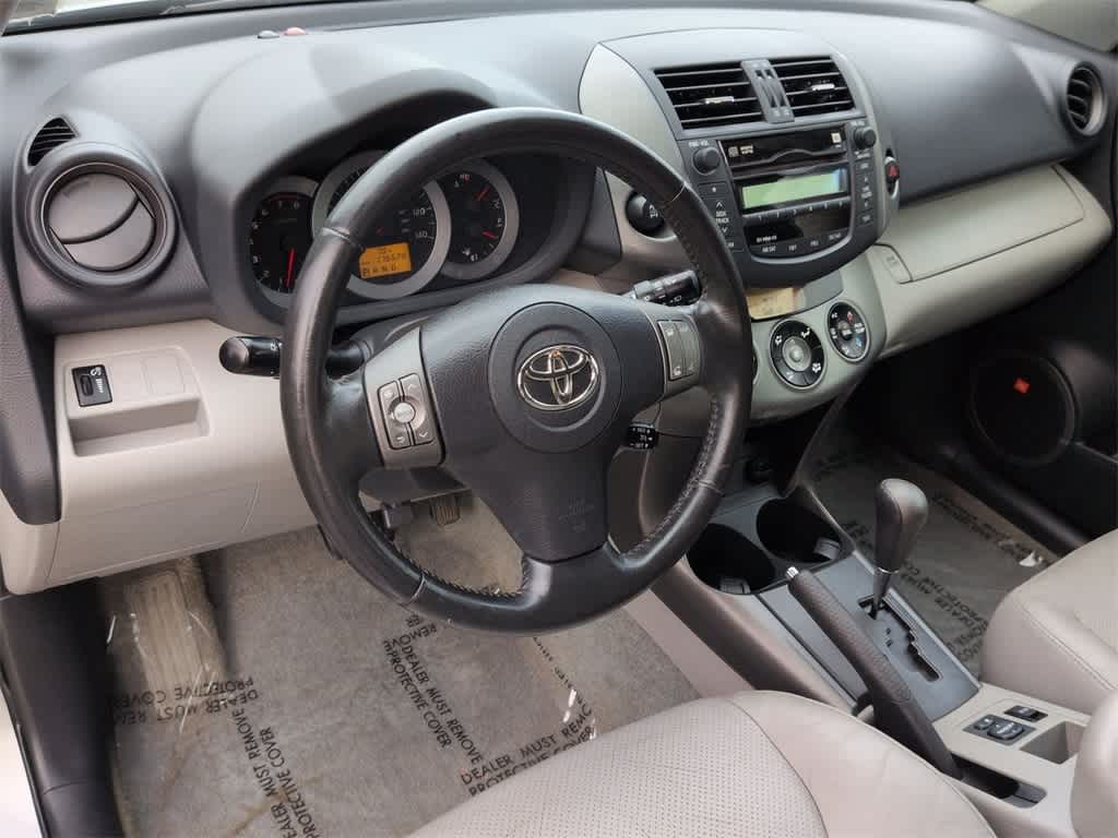 Thumbnail: 2011 Toyota RAV4 - 10