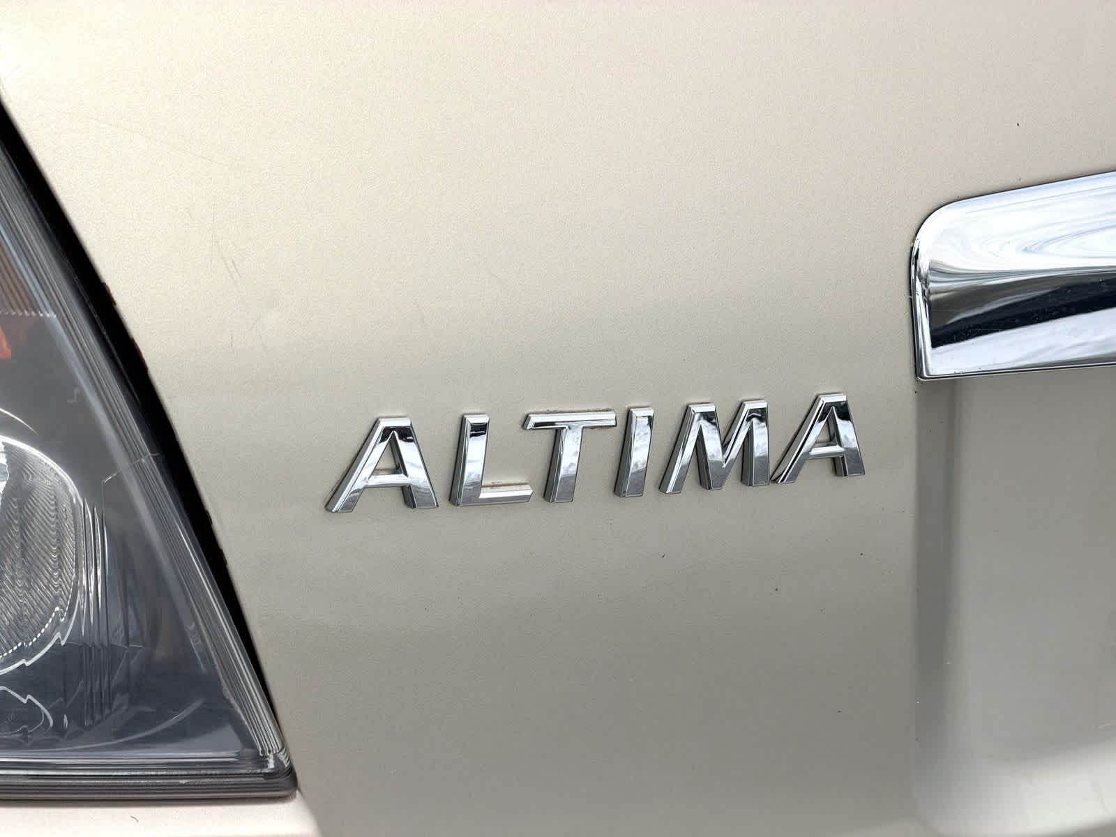 Thumbnail: 2010 Nissan Altima - 13