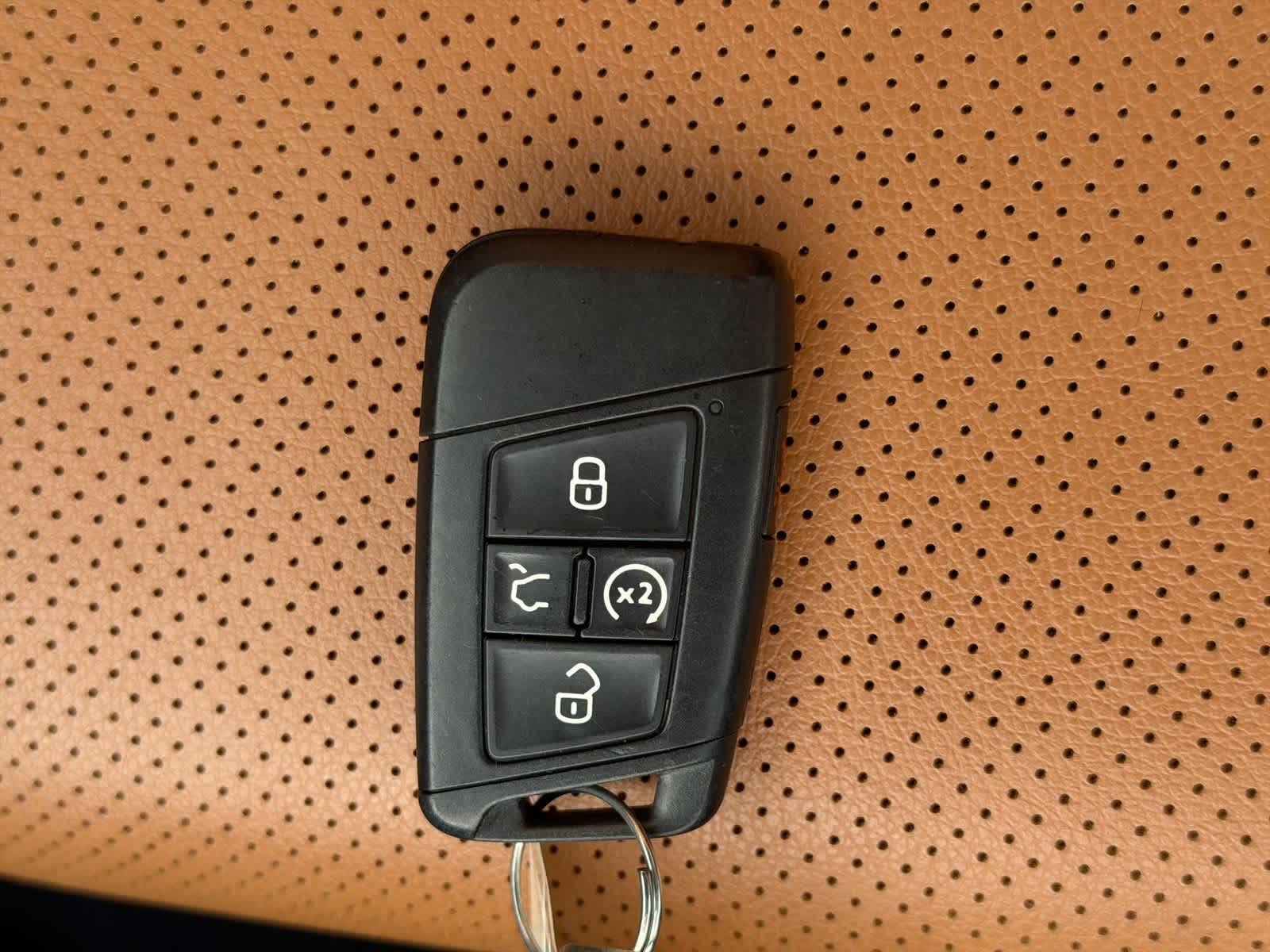 Thumbnail: 2023 Volkswagen Jetta - 38