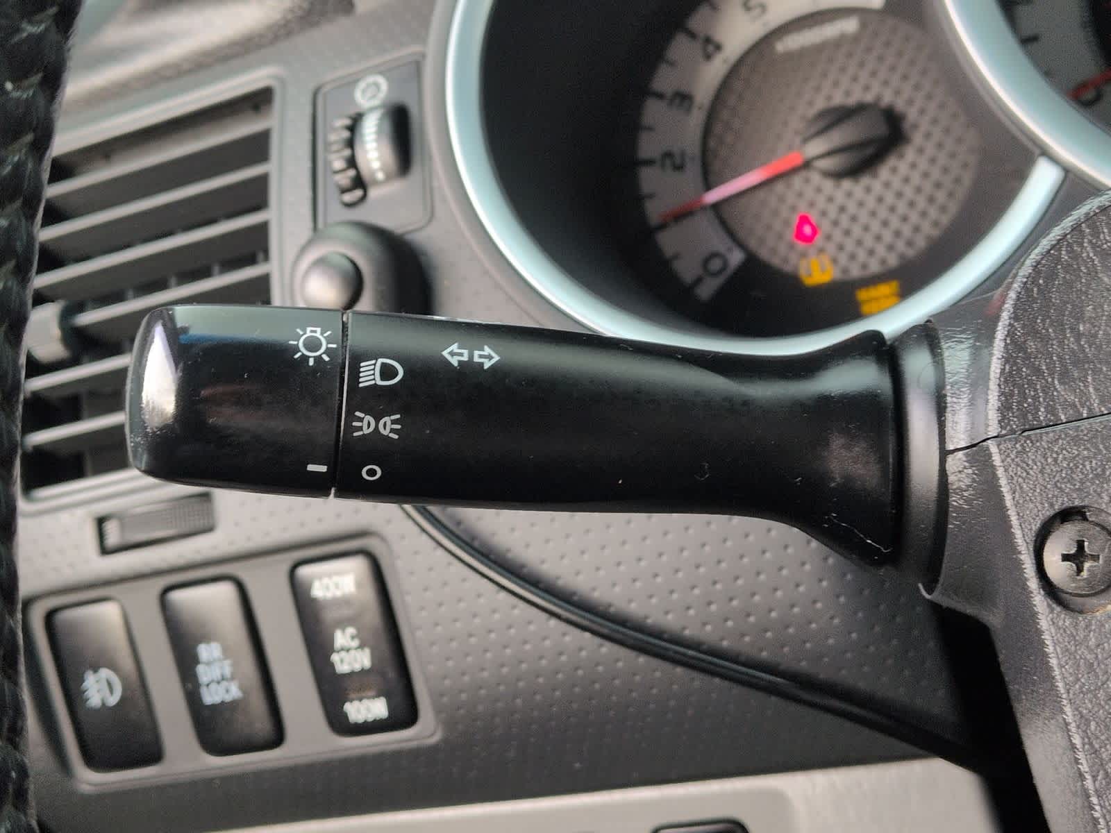 Thumbnail: 2012 Toyota Tacoma - 27