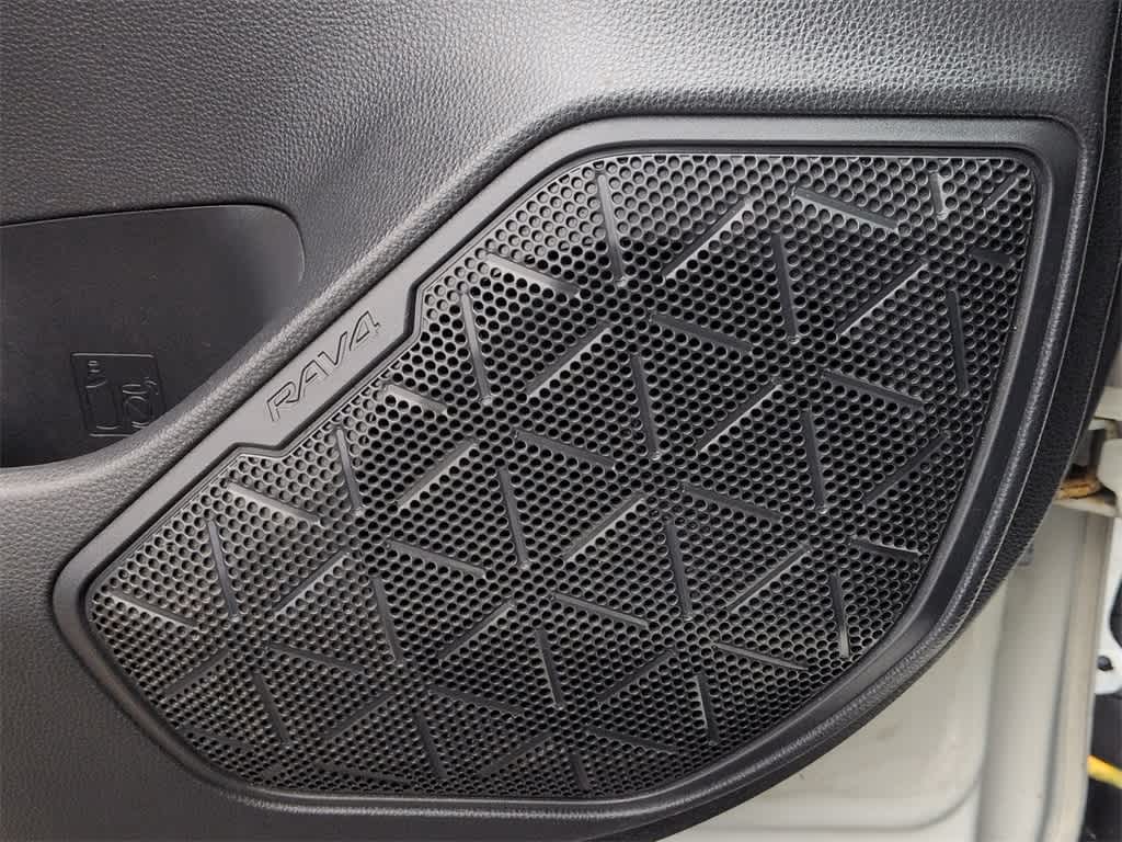 Thumbnail: 2019 Toyota RAV4 - 32