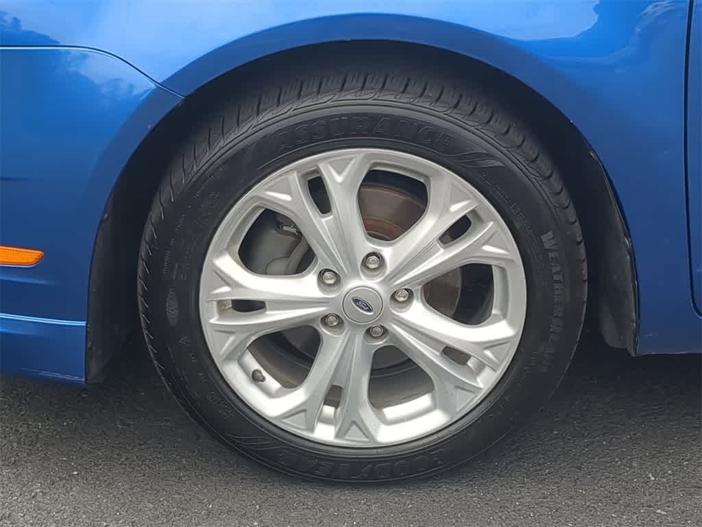2012 Ford Fusion SE 14