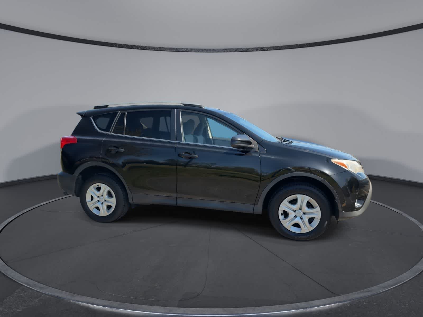 Thumbnail: 2015 Toyota RAV4 - 9