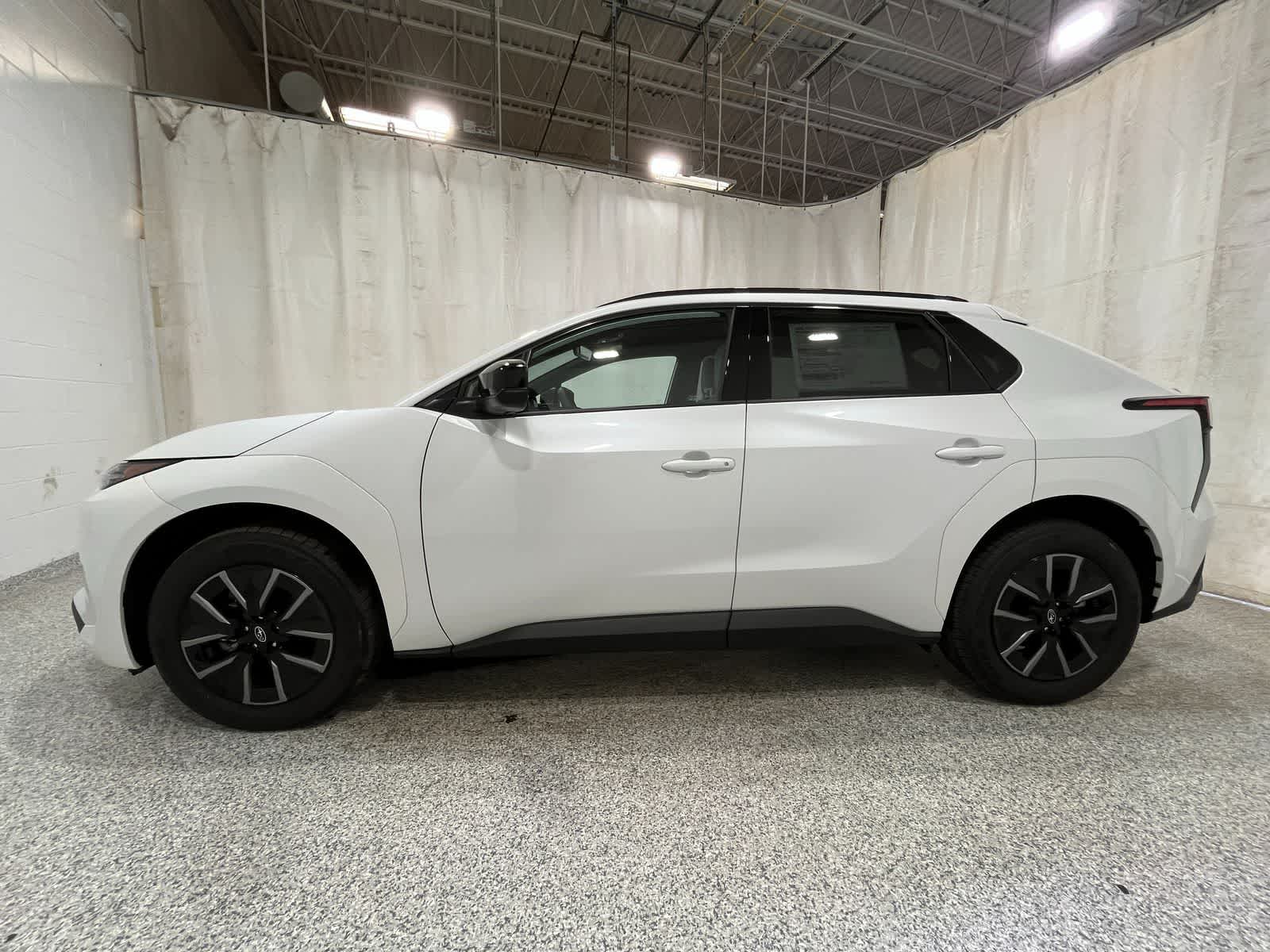 Thumbnail: 2026 Subaru Solterra - 2