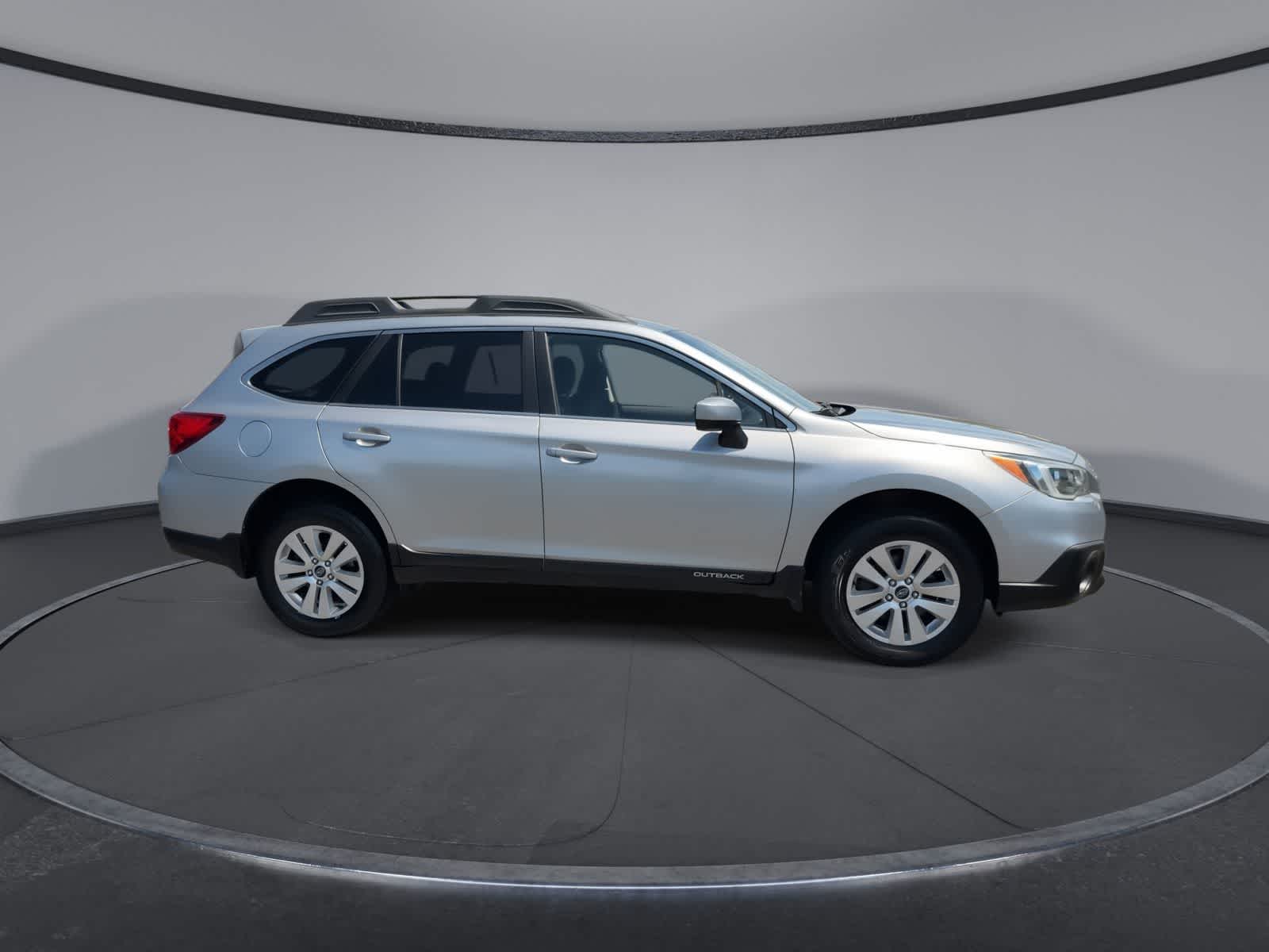Thumbnail: 2017 Subaru Outback - 9