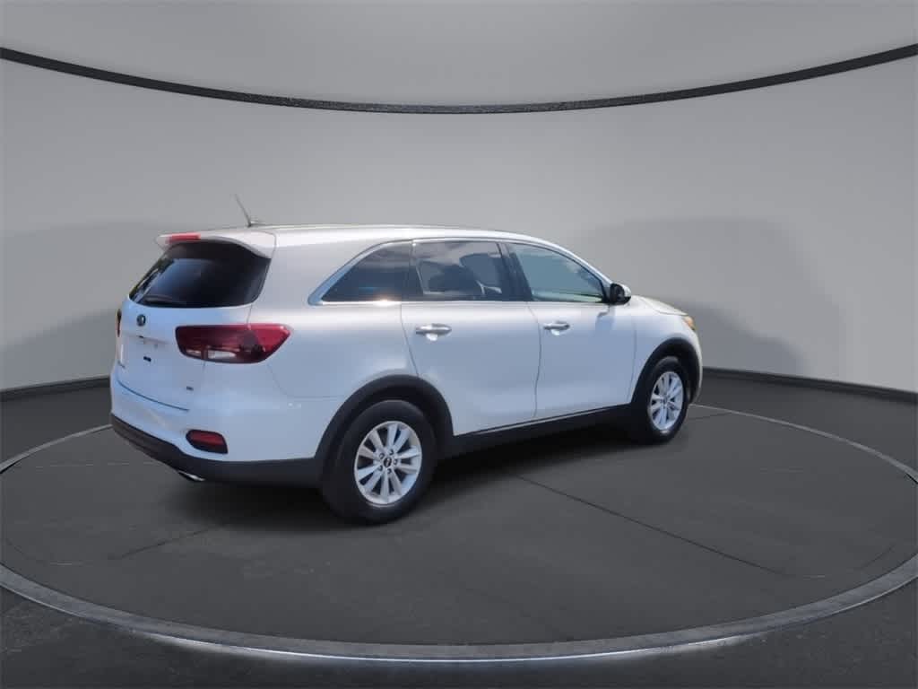 Thumbnail: 2019 Kia Sorento - 8