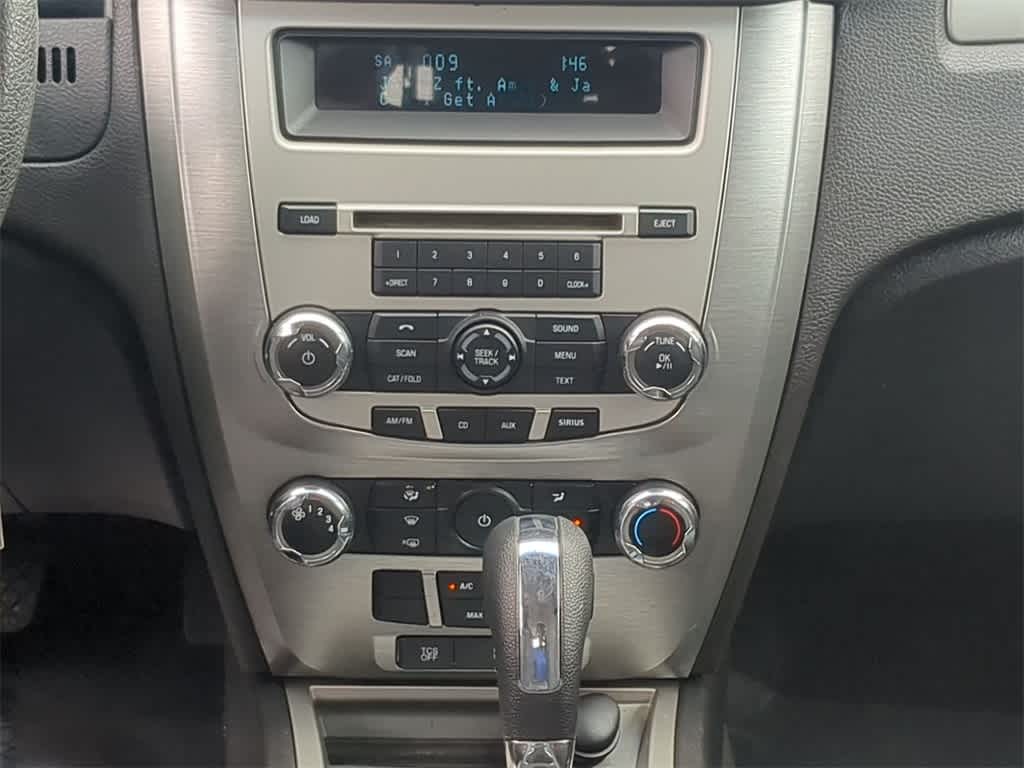 2012 Ford Fusion SE 28