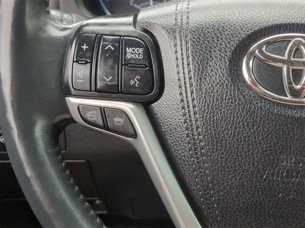 Thumbnail: 2016 Toyota Highlander - 26