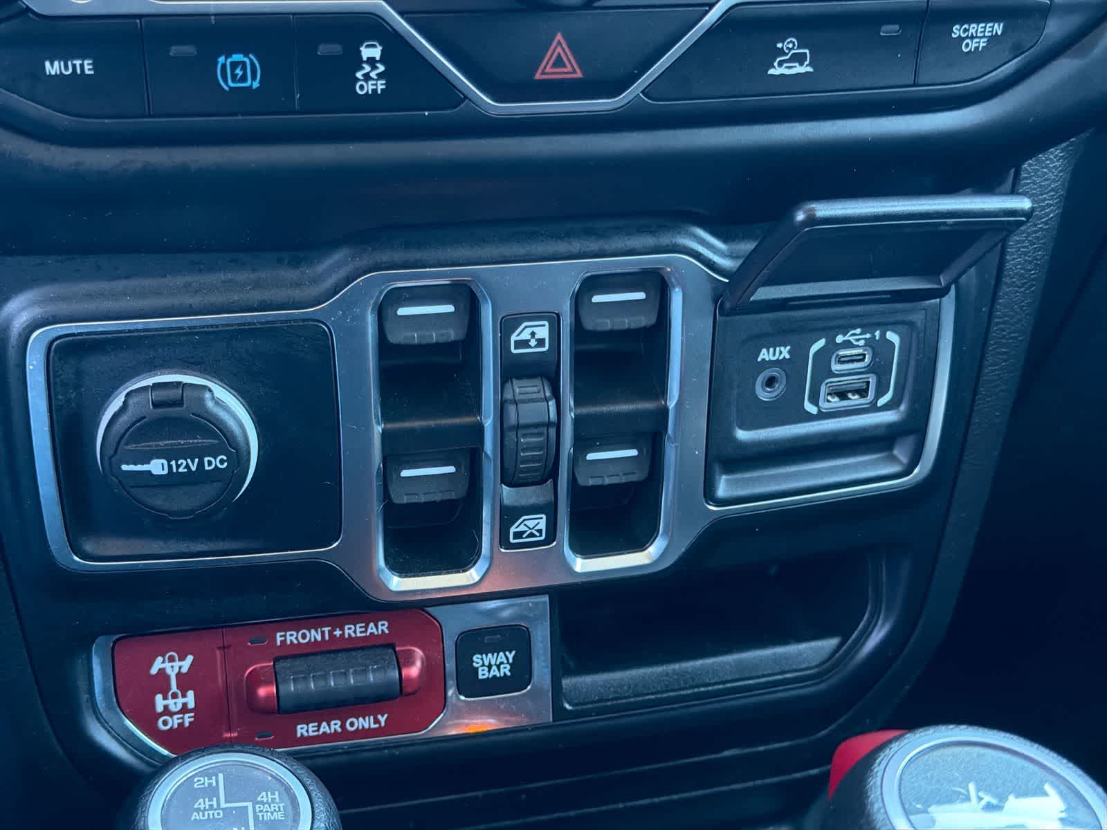 Thumbnail: 2022 Jeep Wrangler - 33