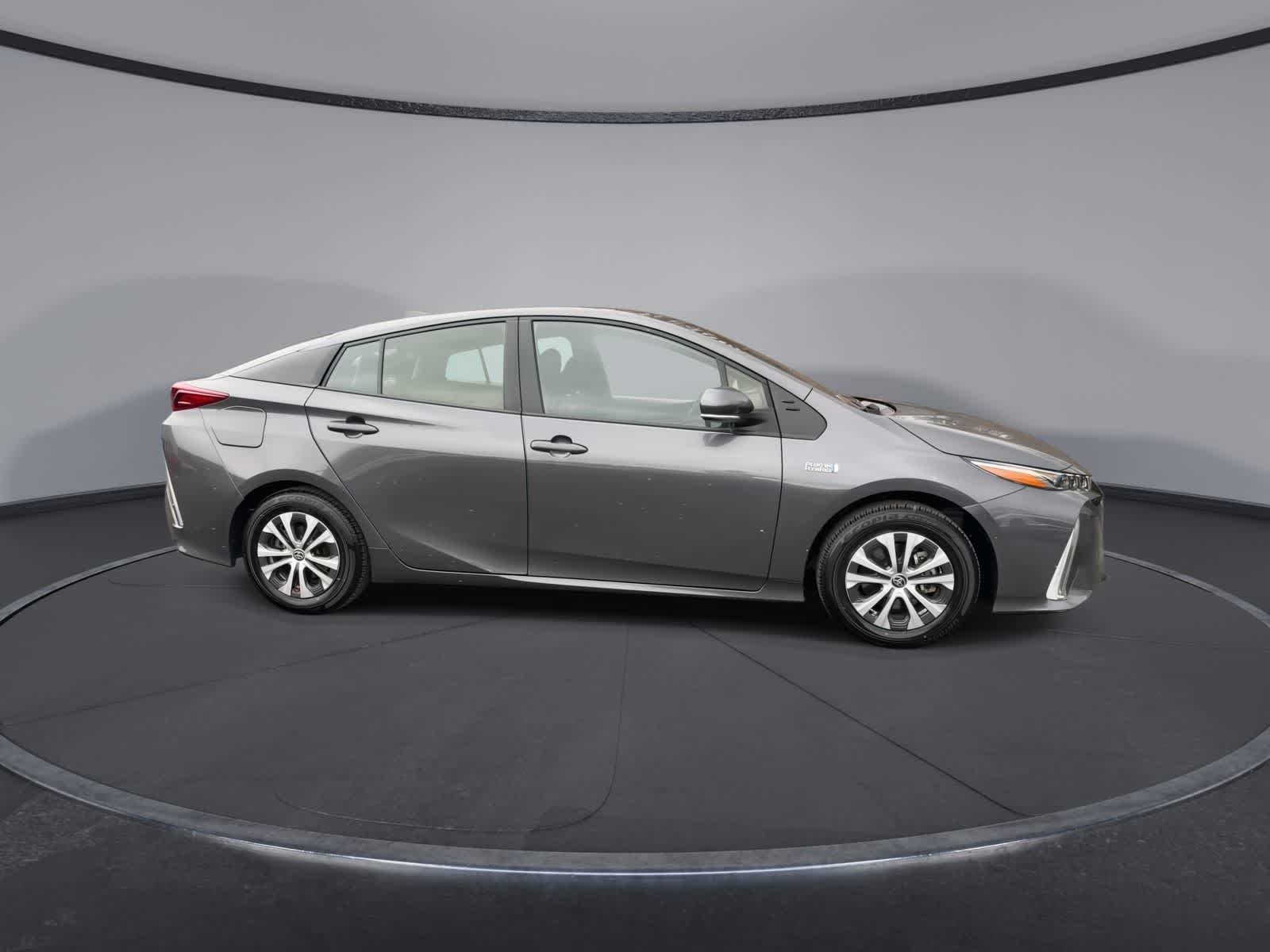 Thumbnail: 2022 Toyota Prius Prime - 9