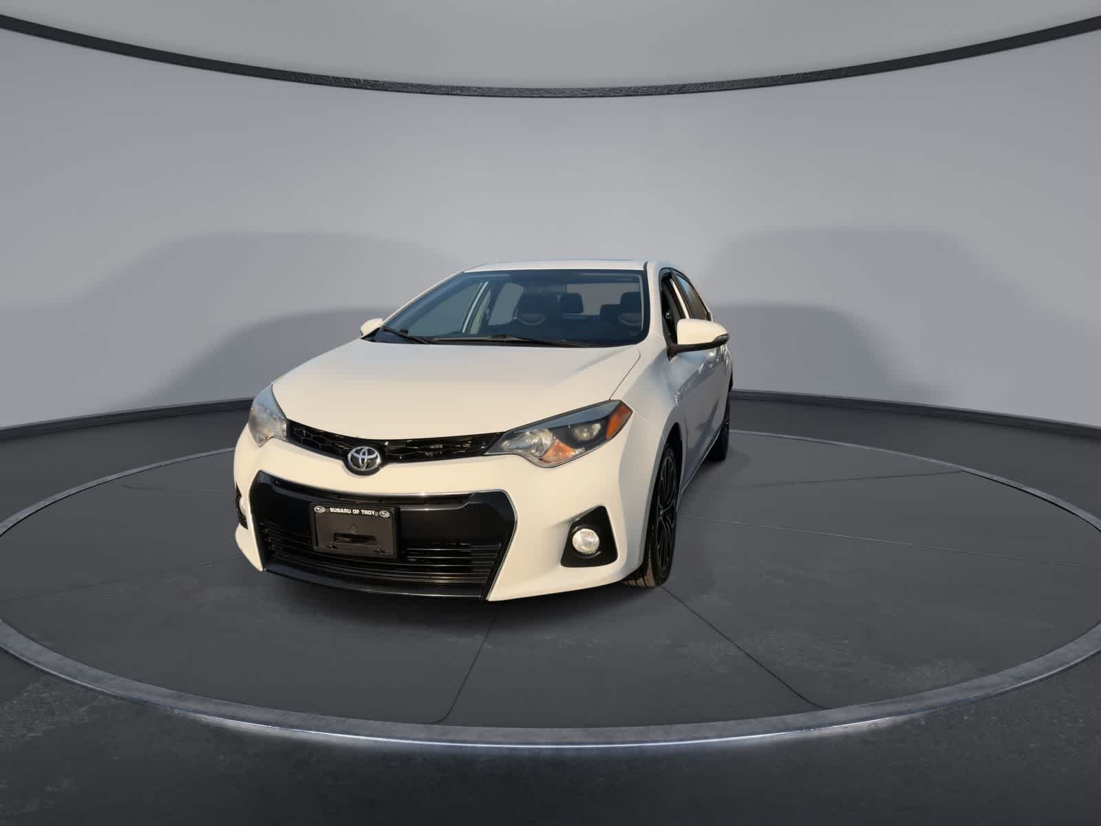 Thumbnail: 2015 Toyota Corolla - 3