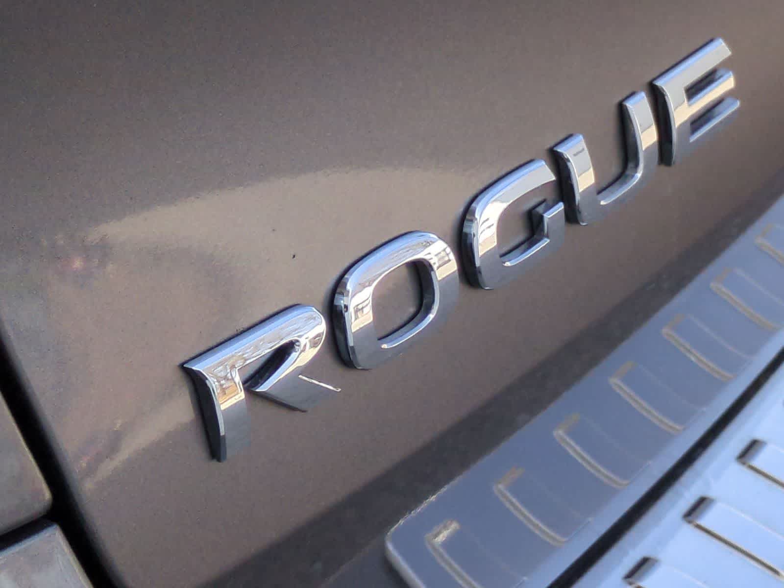 Thumbnail: 2017 Nissan Rogue - 12