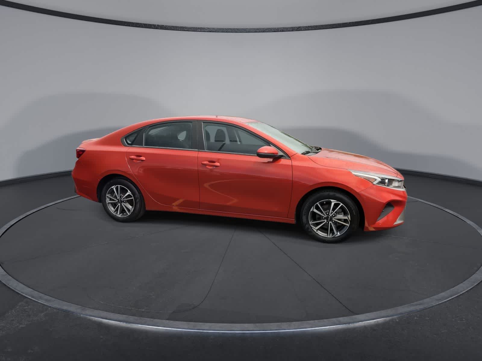 Thumbnail: 2023 Kia Forte - 9