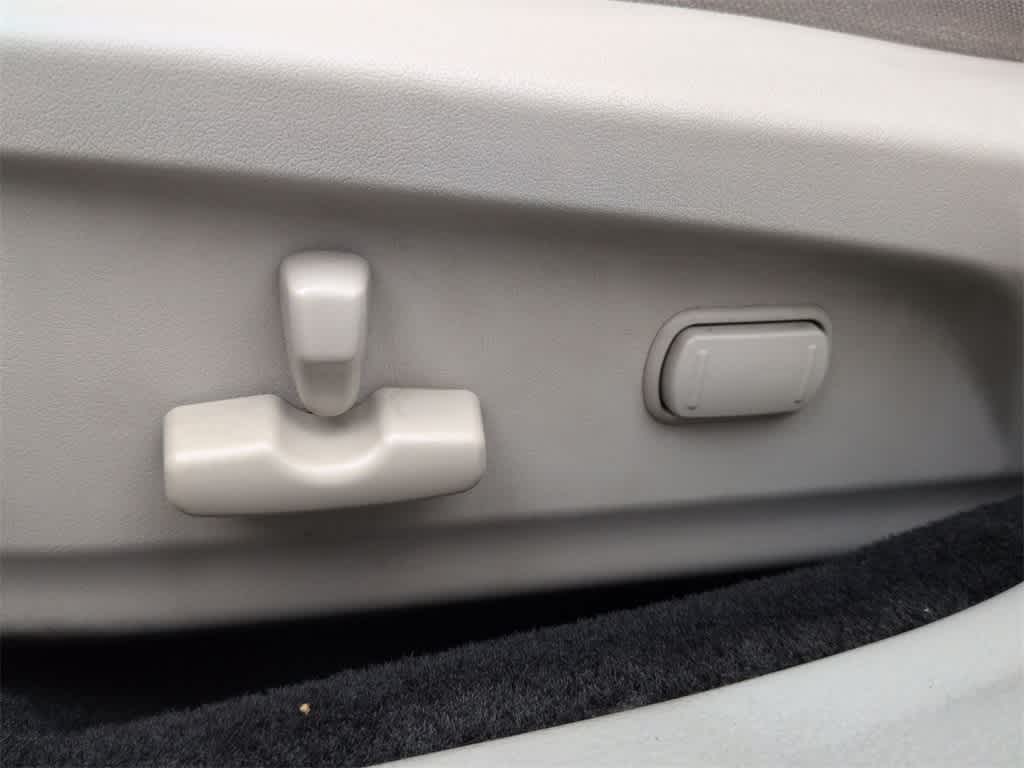 Thumbnail: 2014 Subaru Outback - 18