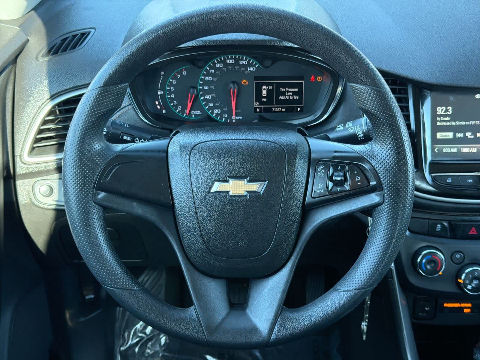 Thumbnail: 2017 Chevrolet Trax - 23