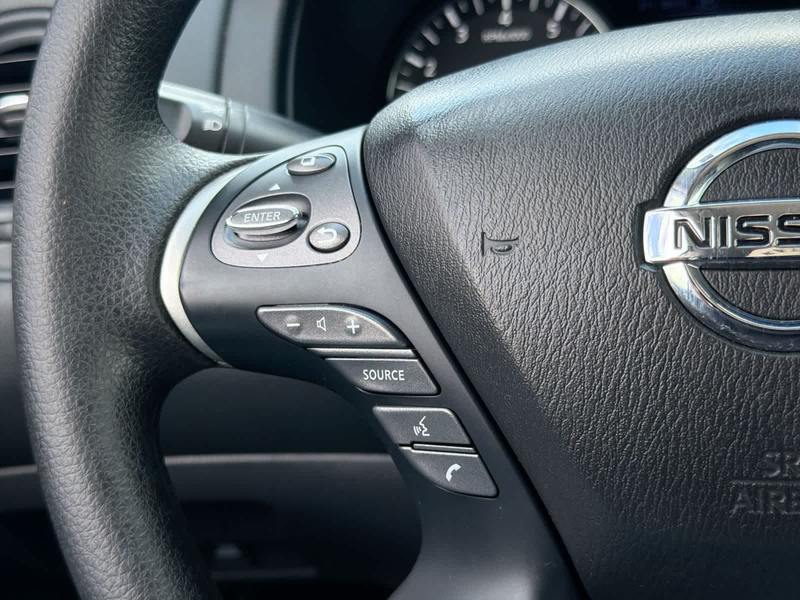 Thumbnail: 2020 Nissan Pathfinder - 24