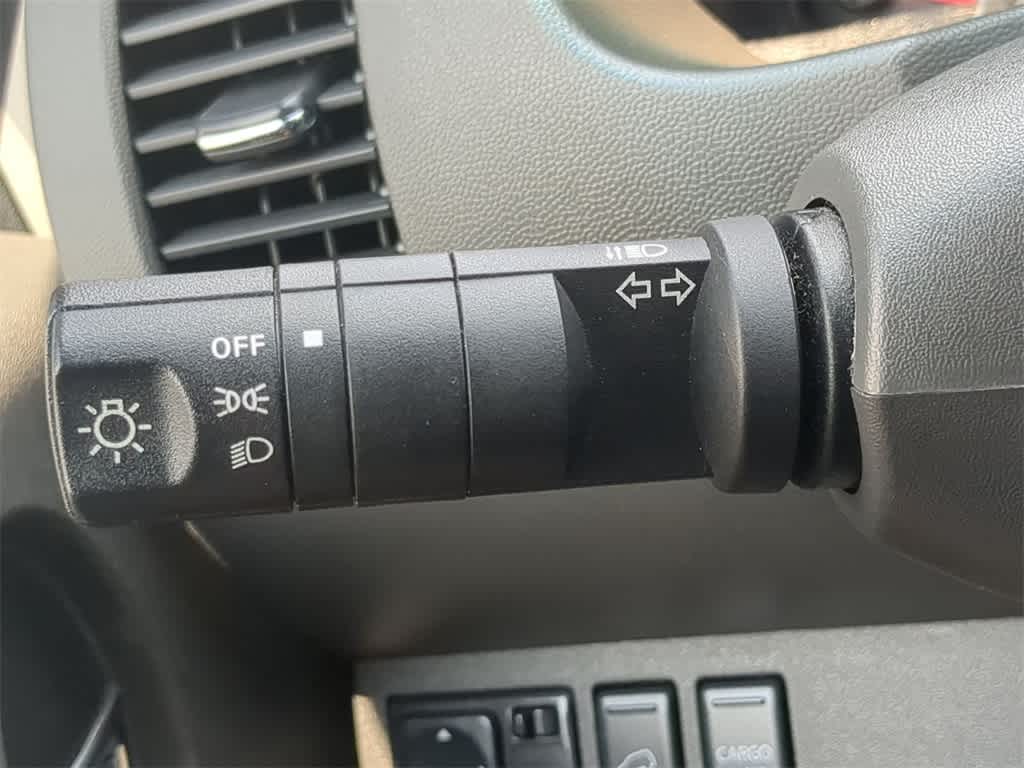2014 Nissan Frontier SV 27