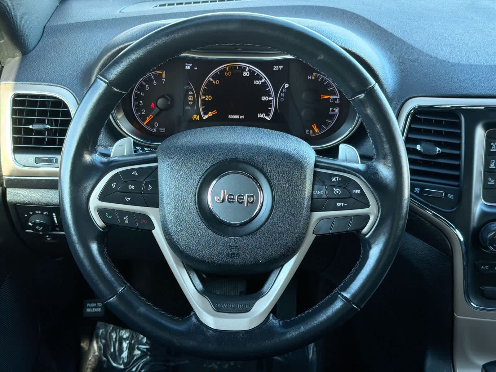 Thumbnail: 2017 Jeep Grand Cherokee - 23