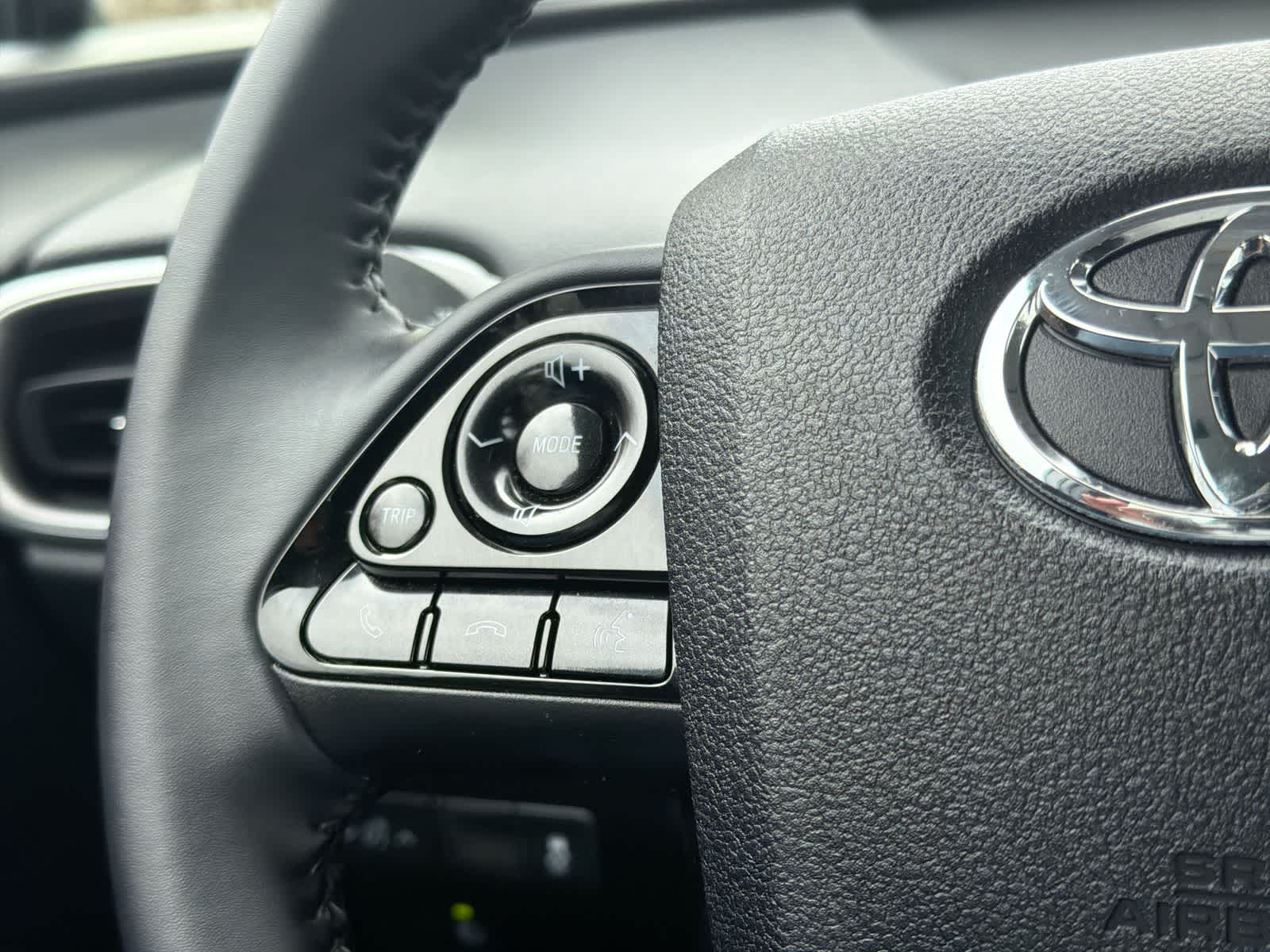 Thumbnail: 2022 Toyota Prius Prime - 24