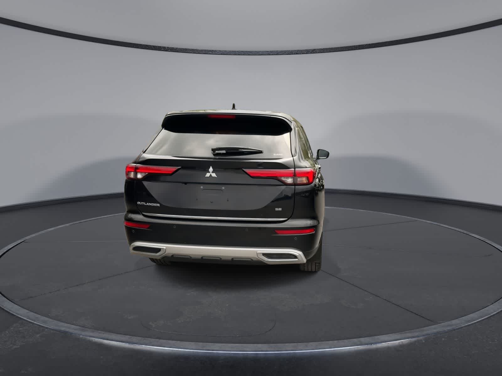 Thumbnail: 2022 Mitsubishi Outlander - 7
