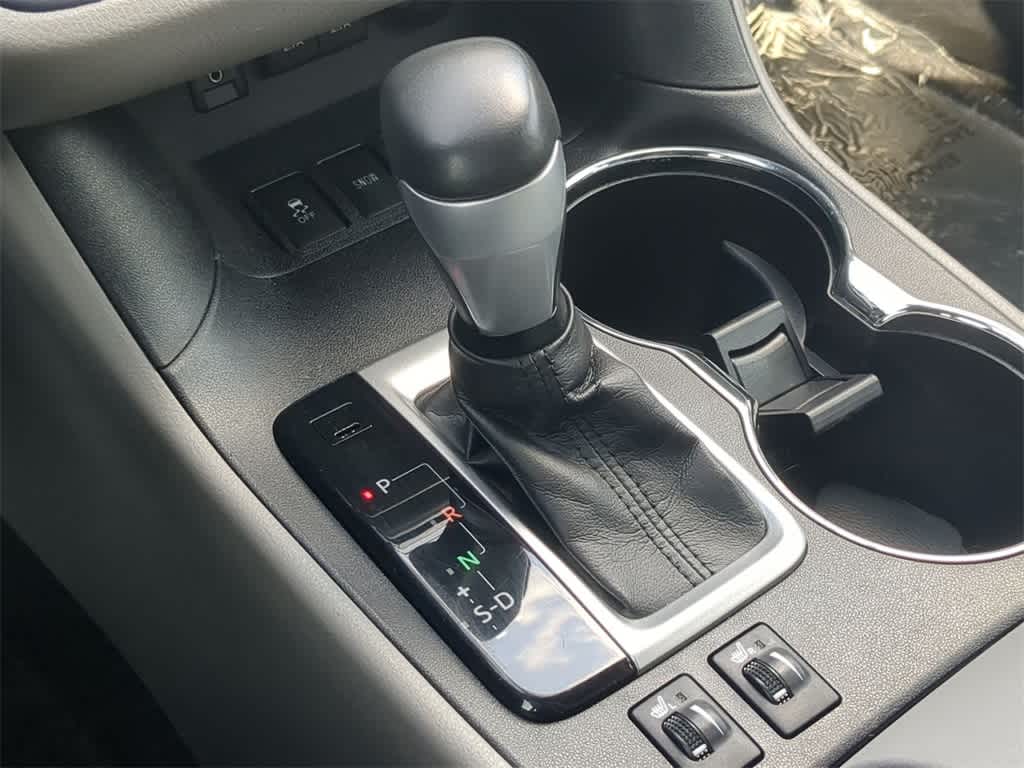Thumbnail: 2017 Toyota Highlander - 34