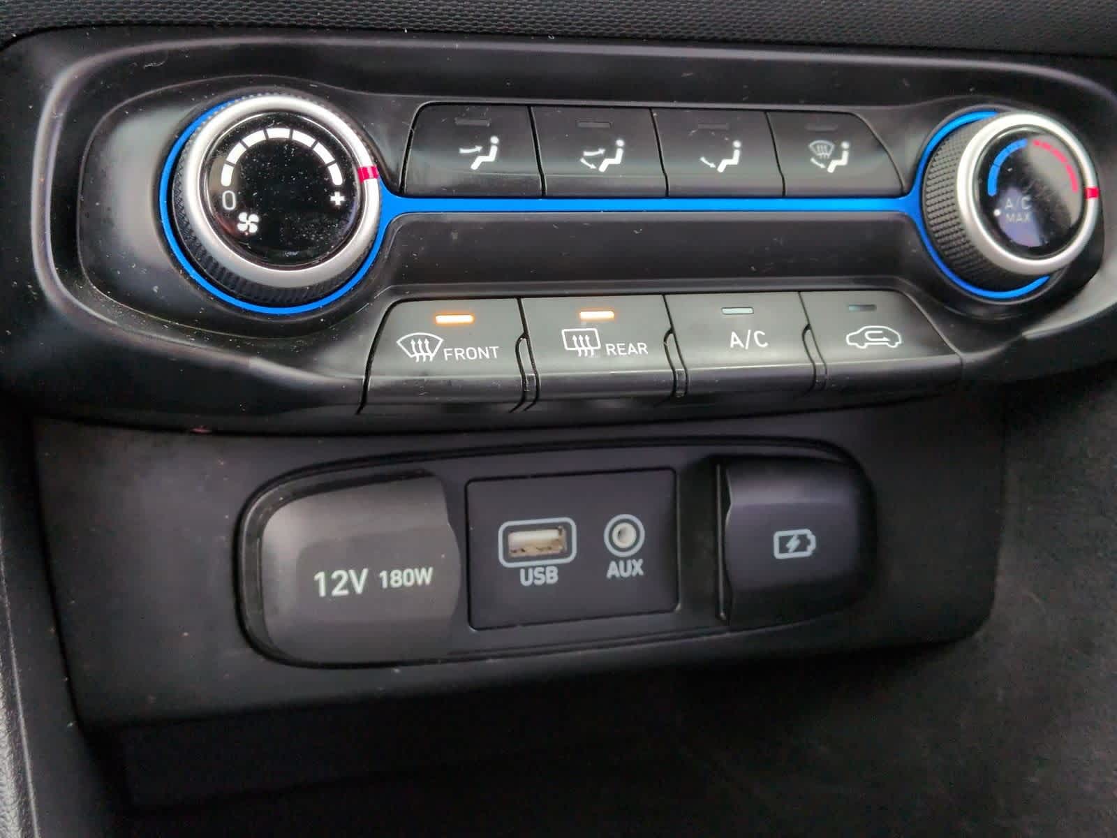 Thumbnail: 2019 Hyundai Veloster - 31