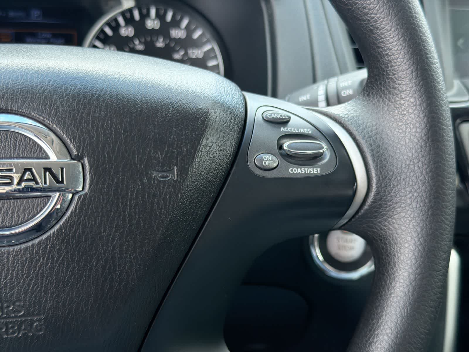 Thumbnail: 2020 Nissan Pathfinder - 25