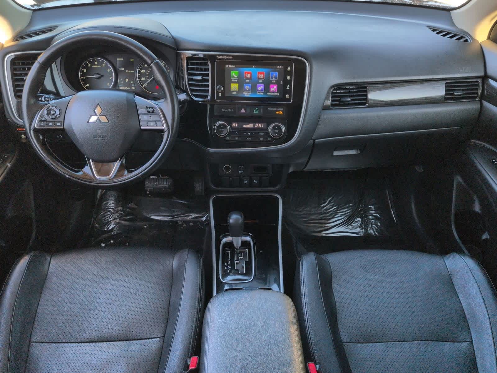 Thumbnail: 2017 Mitsubishi Outlander - 16