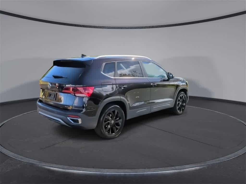 Thumbnail: 2023 Volkswagen Taos - 8