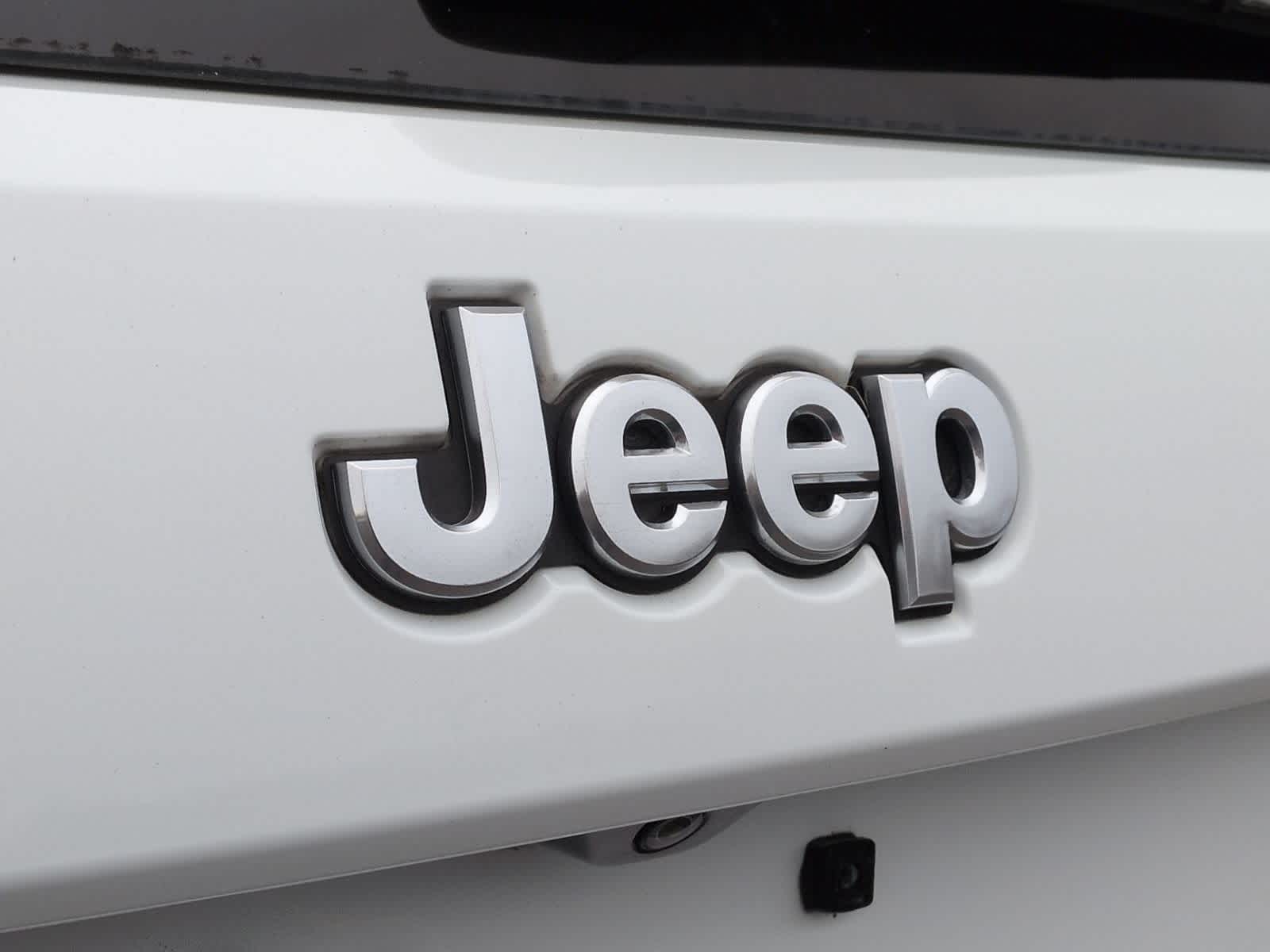 Thumbnail: 2016 Jeep Grand Cherokee - 12