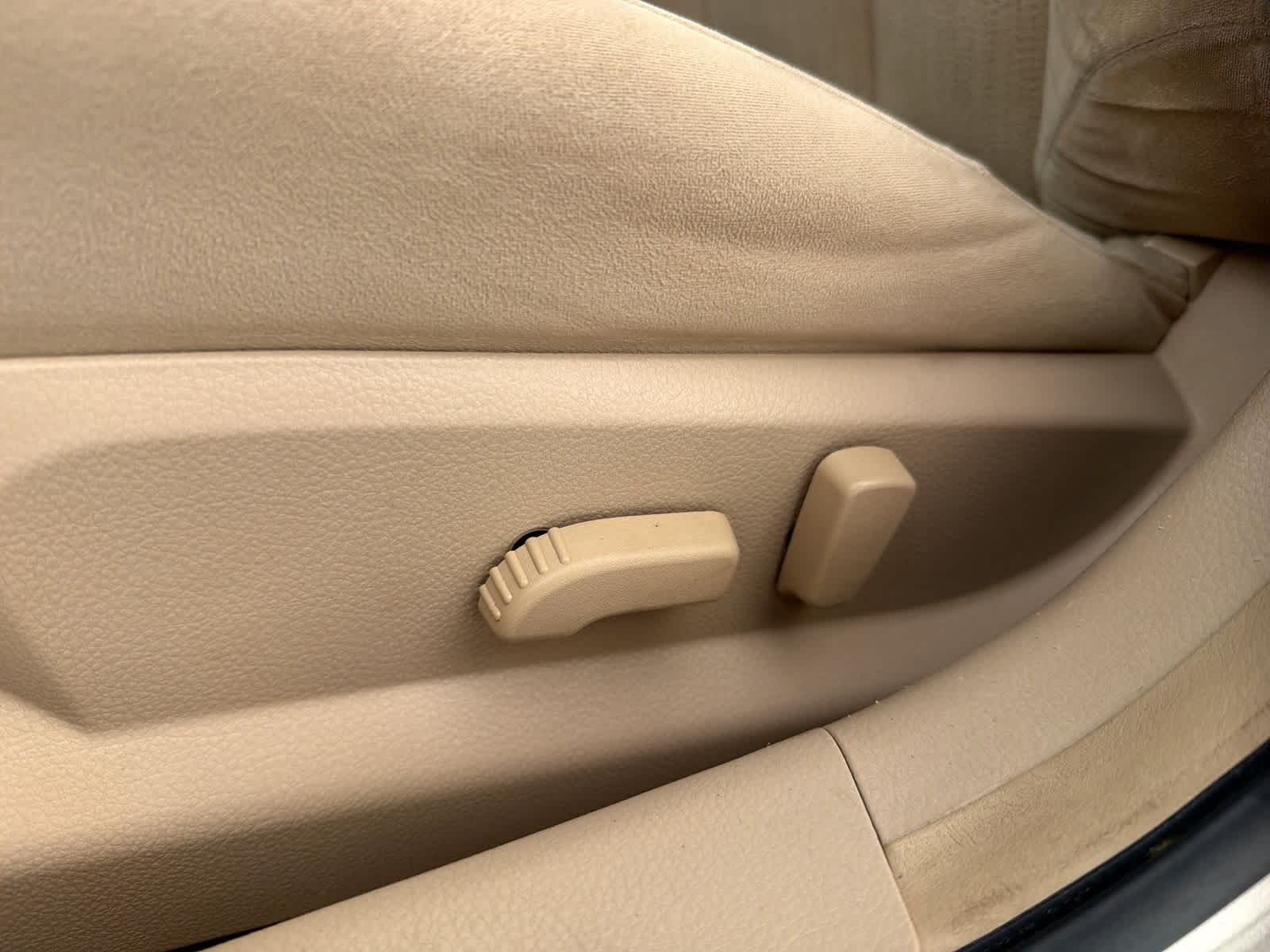 Thumbnail: 2010 Nissan Altima - 18