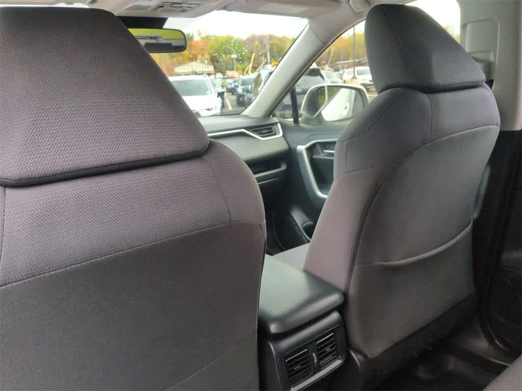 Thumbnail: 2019 Toyota RAV4 - 19