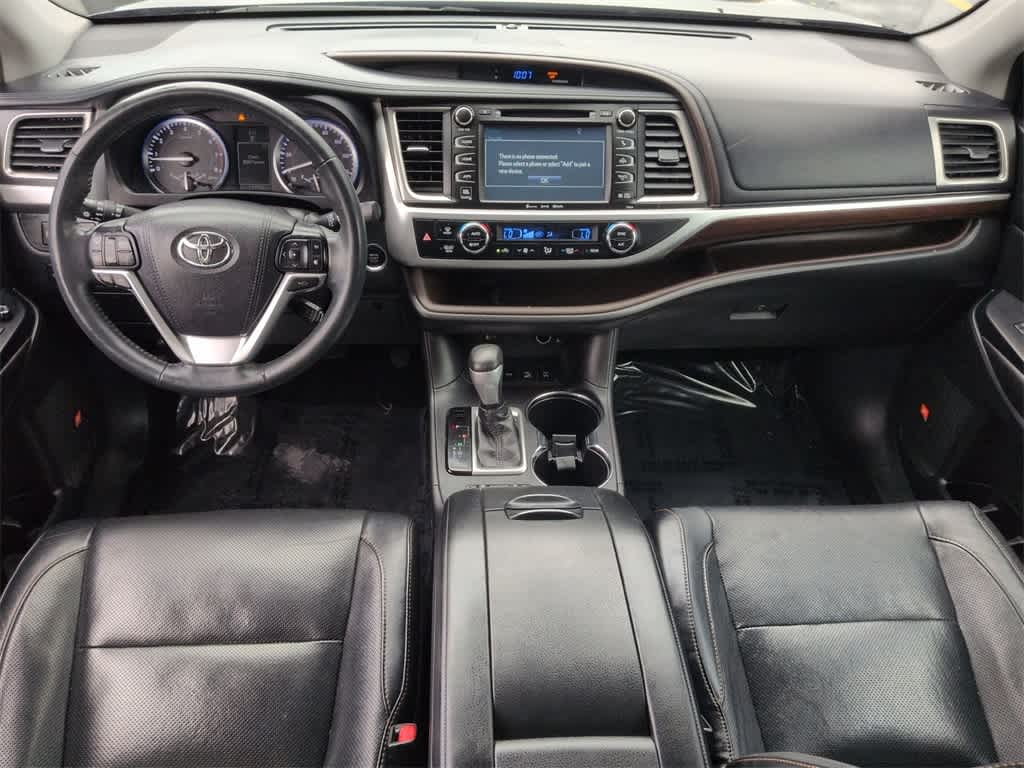 Thumbnail: 2016 Toyota Highlander - 16
