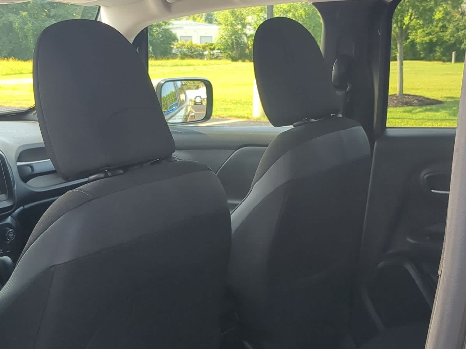 Thumbnail: 2020 Jeep Renegade - 19