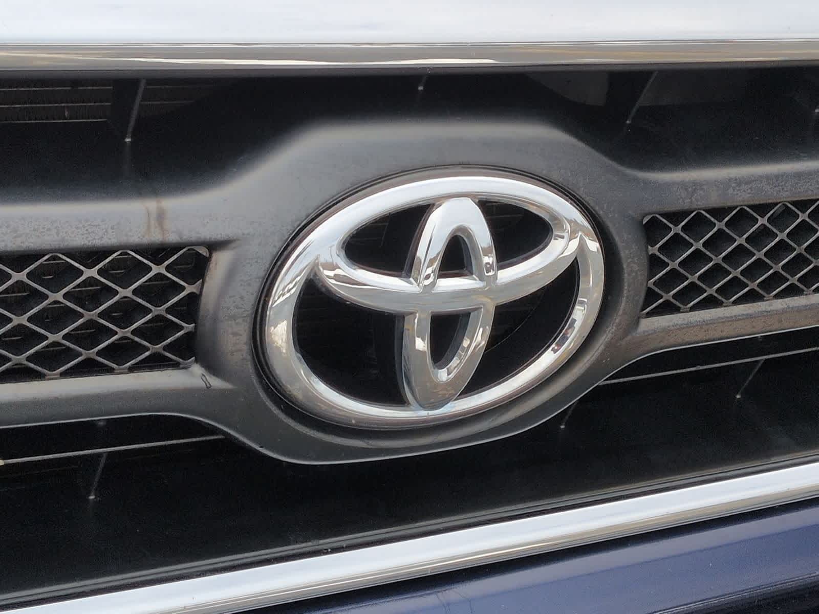 Thumbnail: 2012 Toyota Tacoma - 12