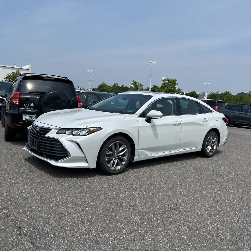 Thumbnail: 2022 Toyota Avalon - 1