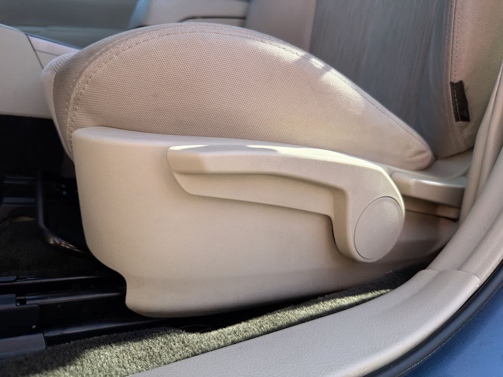 Thumbnail: 2014 Subaru Outback - 18