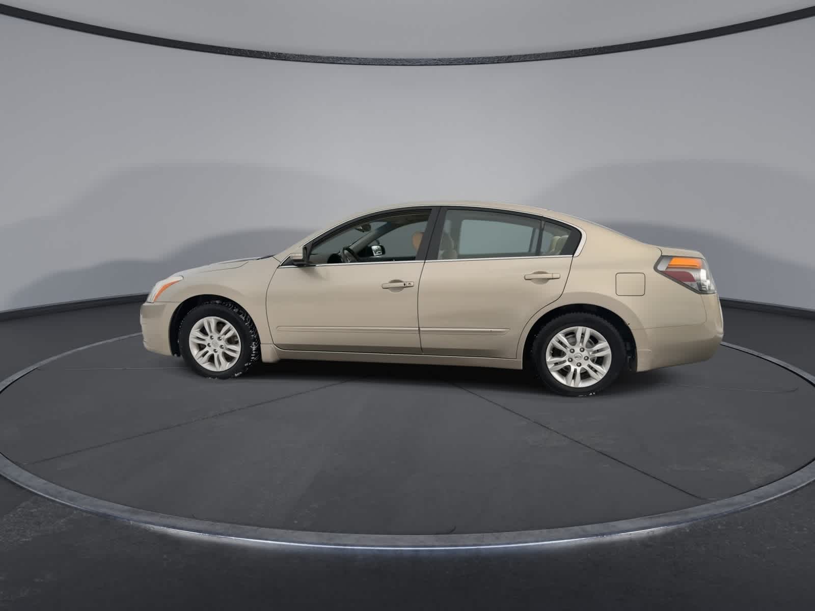 Thumbnail: 2010 Nissan Altima - 5