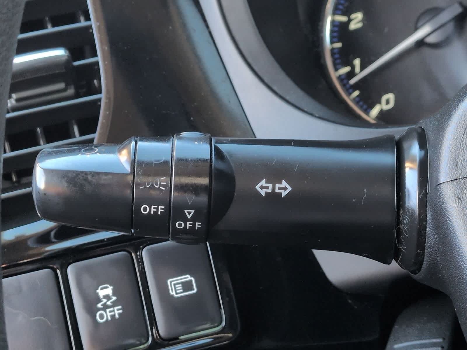 Thumbnail: 2019 Mitsubishi Outlander - 27