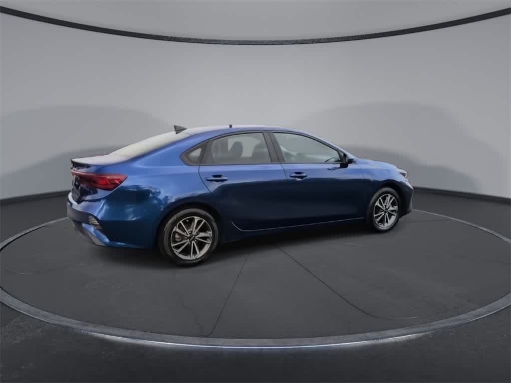 Thumbnail: 2023 Kia Forte - 8