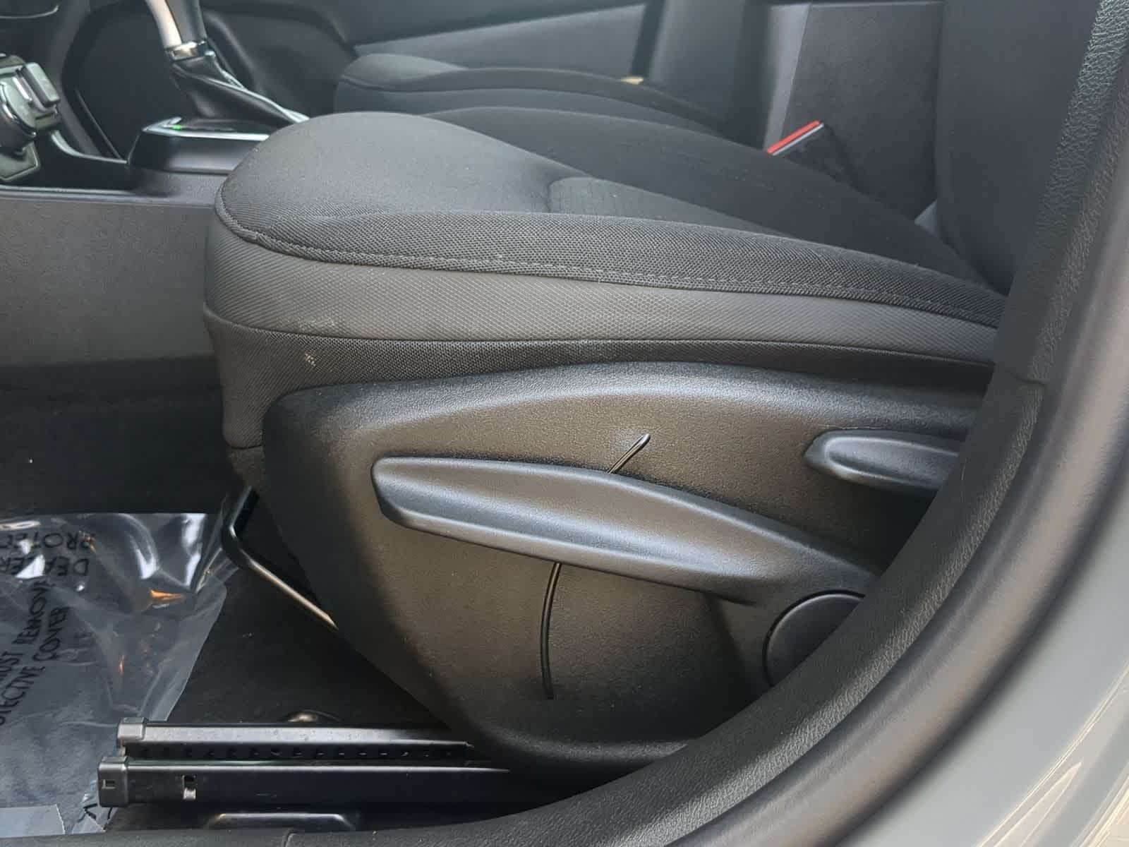 Thumbnail: 2020 Jeep Renegade - 18